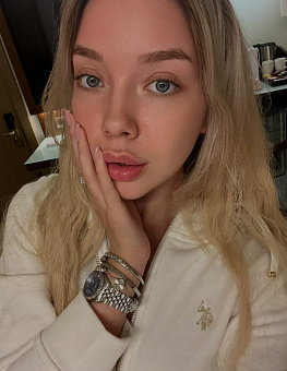 UAE escort girl Nadezhda